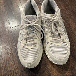 Size 12 - Saucony Grid Ride Millennium White